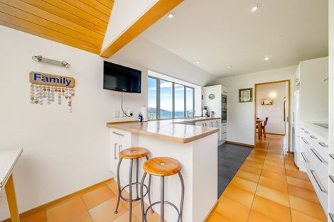 Photo of property in 1 Roys Road, Plimmerton, Porirua, 5026