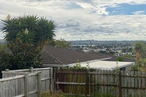 Photo of property in 17 Bradbury Road, Botany Downs, Auckland, 2010