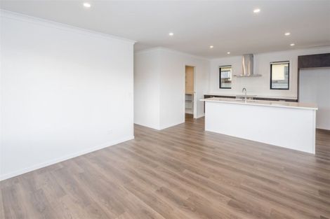 Photo of property in 42 Featherston Street, Levin, 5510