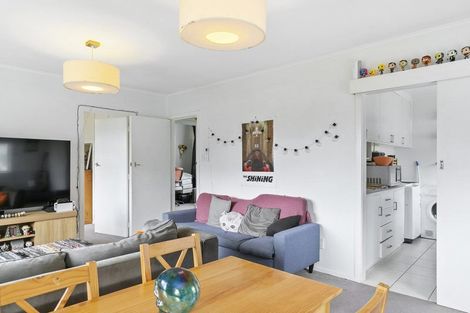 Photo of property in 139u2 Queens Drive, Lyall Bay, Wellington, 6022