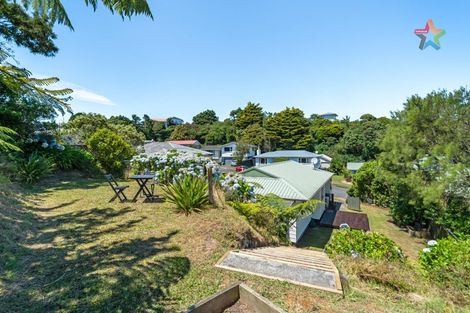 Photo of property in 13 Barberry Grove, Maungaraki, Lower Hutt, 5010