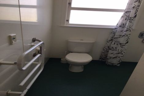 Photo of property in 18 Karaka Crescent, Levin, 5510