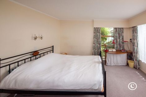 Photo of property in 100 Churton Drive, Churton Park, Wellington, 6037