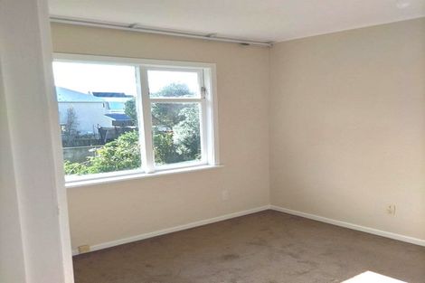 Photo of property in 139u2 Queens Drive, Lyall Bay, Wellington, 6022