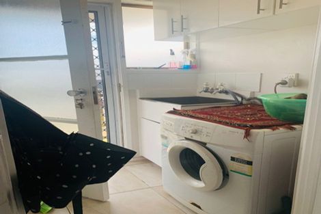 Photo of property in 60 Strid Road, Te Atatu South, Auckland, 0610