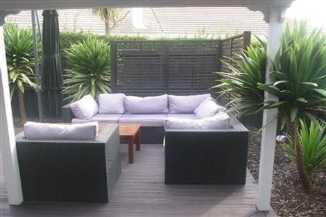 Photo of property in 2/87 Nile Road, Milford, Auckland, 0620