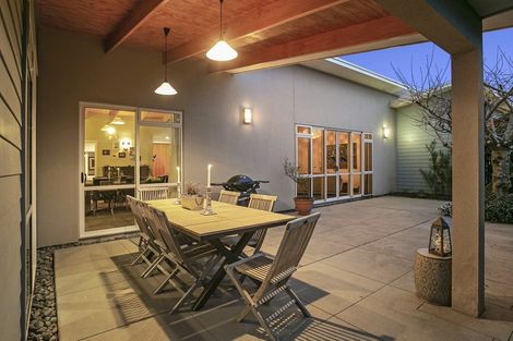 Photo of property in 21 Norfolk Drive, Cambridge, 3434