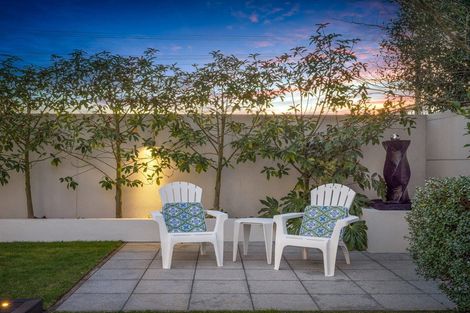 Photo of property in 10 Garreg Road, Fendalton, Christchurch, 8052