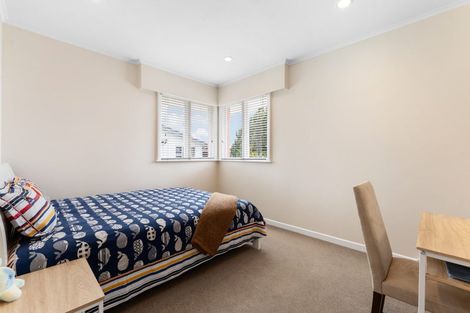 Photo of property in 1/625 Beach Road, Rothesay Bay, Auckland, 0630