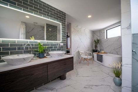 Photo of property in 1 Mission Street, Moturoa, New Plymouth, 4310