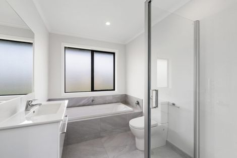 Photo of property in 2 Lucca Crescent, Rolleston, 7615