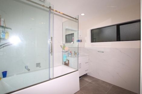 Photo of property in 90c Rosier Road, Glen Eden, Auckland, 0602