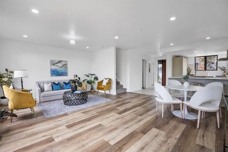 Photo of property in 32 Secoia Crescent, Mangere, Auckland, 2022