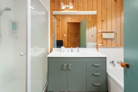 Photo of property in 2 Koutunui Road, Athenree, Katikati, 3177