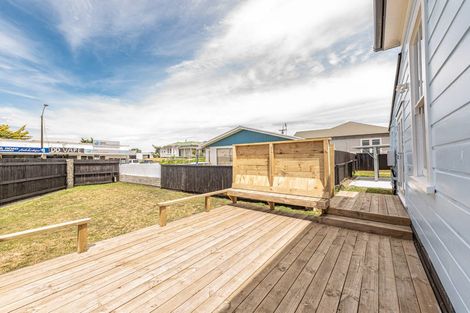 Photo of property in 65 Carlton Avenue, Gonville, Whanganui, 4501