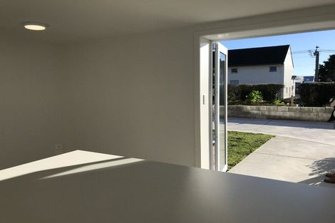 Photo of property in 1/53 Seaview Road, Glenfield, Auckland, 0629