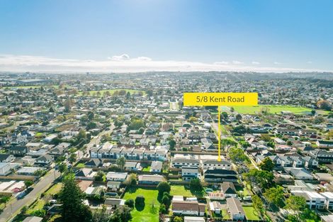 Photo of property in 8e Kent Road, Manurewa, Auckland, 2102