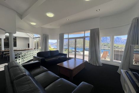 Photo of property in 11 Peregrine Place, Queenstown, 9300