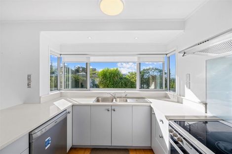 Photo of property in 1/37 Woodlands Crescent, Browns Bay, Auckland, 0630
