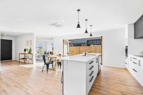 Photo of property in 46 Kitemaunga Avenue, One Tree Point, 0118