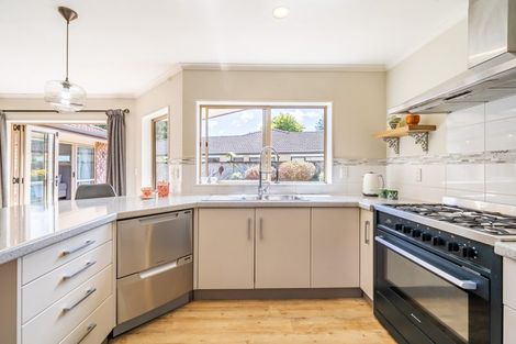 Photo of property in 8 Beechwood Way, Te Marua, Upper Hutt, 5018