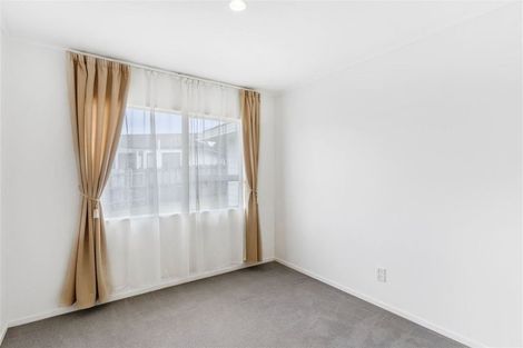 Photo of property in 51 Barbados Drive, Unsworth Heights, Auckland, 0632