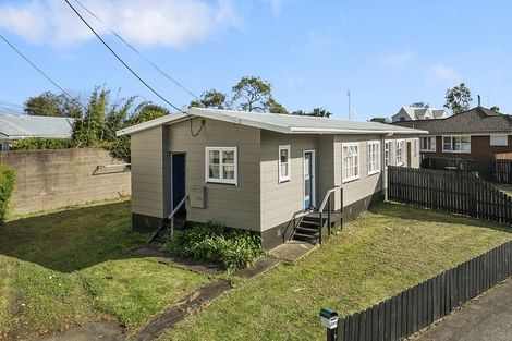 Photo of property in 696 Te Atatu Road, Te Atatu Peninsula, Auckland, 0610