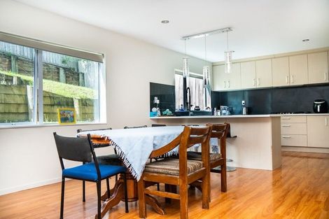 Photo of property in 130 Keri Vista Rise, Papakura, 2110