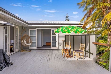 Photo of property in 2 Alberta Street, Acacia Bay, Taupo, 3330