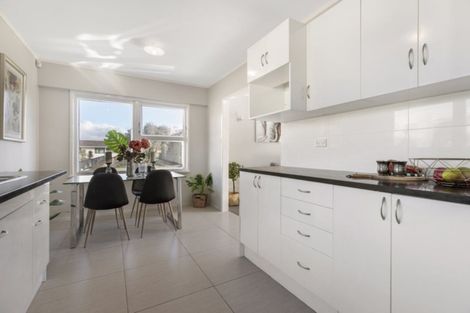 Photo of property in 76 Thompson Terrace, Manurewa, Auckland, 2102