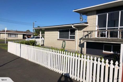 Photo of property in 82 Tukapa Street, Westown, New Plymouth, 4310