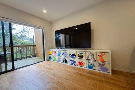 Photo of property in 31/9 Schnapper Rock Road, Greenhithe, Auckland, 0632