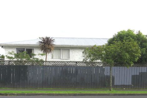Photo of property in 123 Bruce Mclaren Road, Henderson, Auckland, 0612