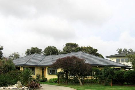 Photo of property in 8 Leigh Place, Paraparaumu Beach, Paraparaumu, 5032