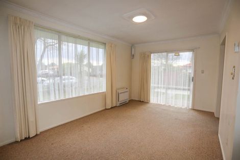 Photo of property in 6 Karnak Crescent, Russley, Christchurch, 8042