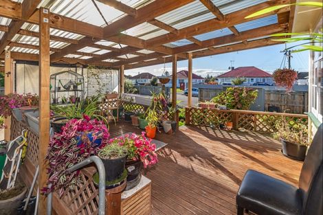 Photo of property in 39 Winchester Street, Levin, 5510