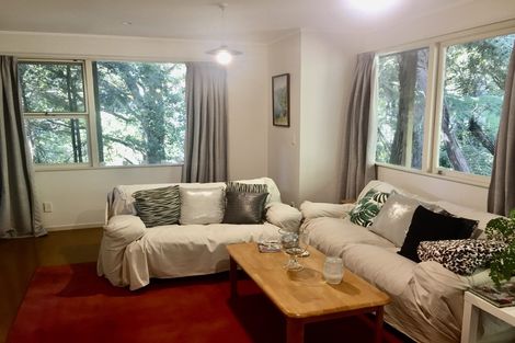 Photo of property in 4 Tranquil Glade, Hillcrest, Auckland, 0627