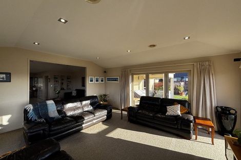 Photo of property in 58 Karamea Street, Whalers Gate, New Plymouth, 4310