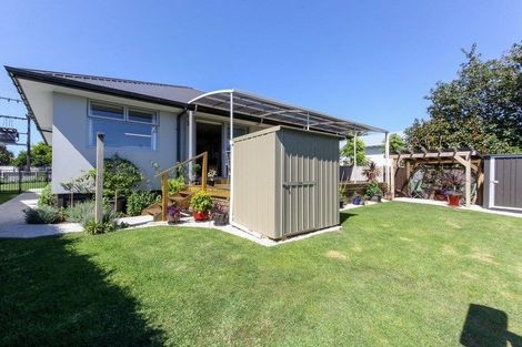Photo of property in 180 Tukapa Street, Westown, New Plymouth, 4310
