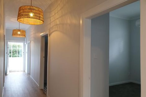 Photo of property in 40 Rua Street, Lyall Bay, Wellington, 6022