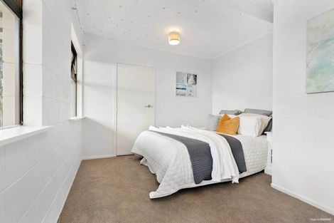 Photo of property in 53 Eskdale Road, Birkdale, Auckland, 0626