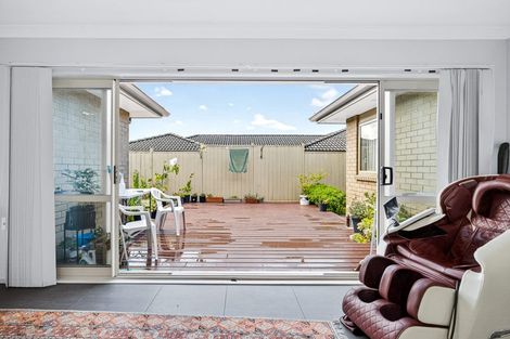 Photo of property in 37 Riverglade Parkway, Te Atatu South, Auckland, 0610
