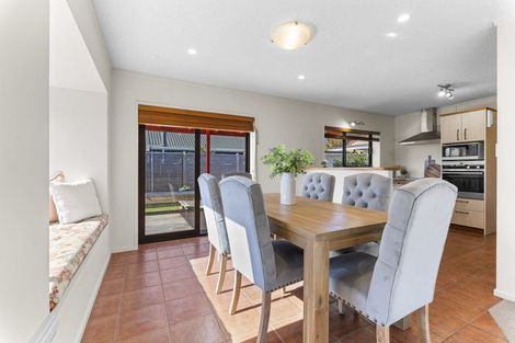 Photo of property in 137 Govett Avenue, Frankleigh Park, New Plymouth, 4310