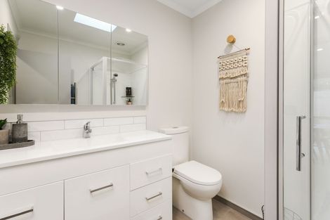 Photo of property in 2unit Mahana Place, Raglan, 3225