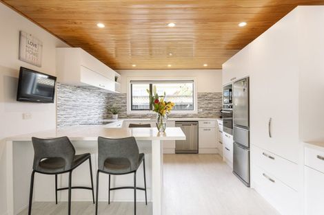 Photo of property in 215 Bay View Road, Saint Clair, Dunedin, 9012