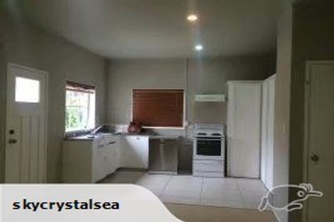 Photo of property in 2/56 Northcote Road, Northcote, Auckland, 0627