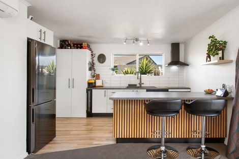 Photo of property in 484 Mairehau Road, Parklands, Christchurch, 8083
