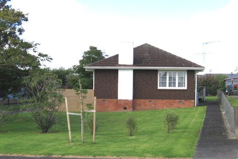 Photo of property in 37 Kervil Avenue, Te Atatu Peninsula, Auckland, 0610