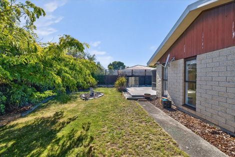 Photo of property in 2/70 Marlow Road, Aranui, Christchurch, 8061