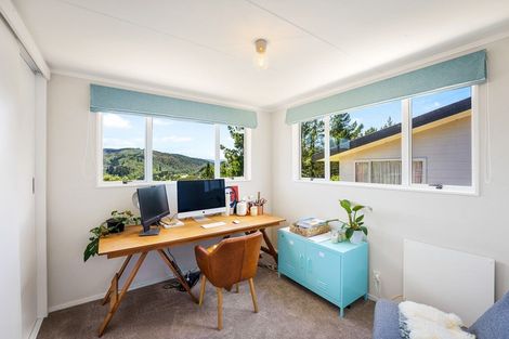 Photo of property in 18 Greenwich Grove, Stokes Valley, Lower Hutt, 5019